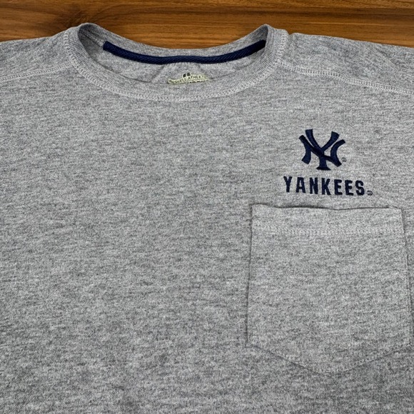 New York Yankees MLB Vintage Russell Athletic Team Issue Gray Pocket T-Shirt Men - Picture 4 of 10